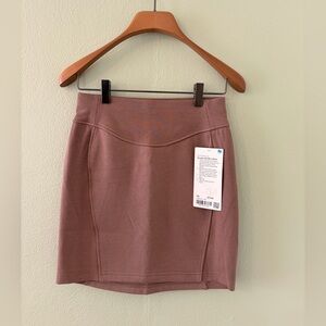 NWT Lululemon Athletica Mauve Scuba Mini Skirt